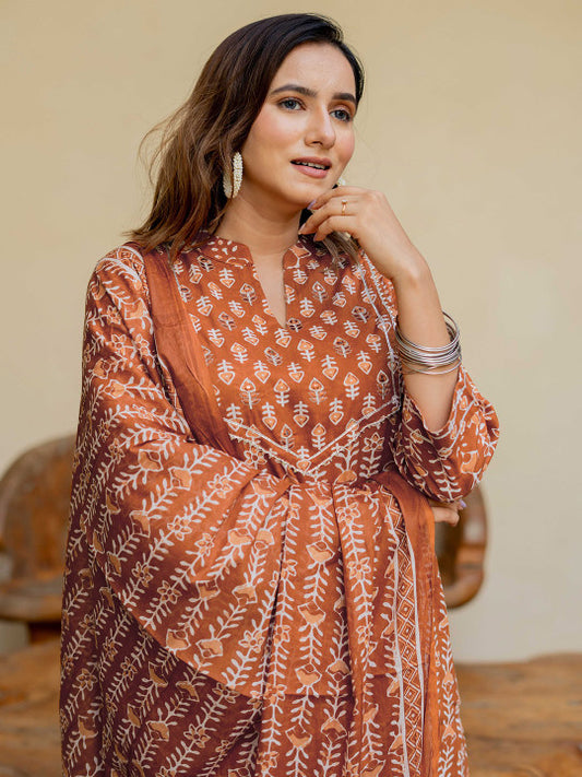 Floral Printed Gotta Patti Pure Cotton Kurta with Trousers & With Dupatta