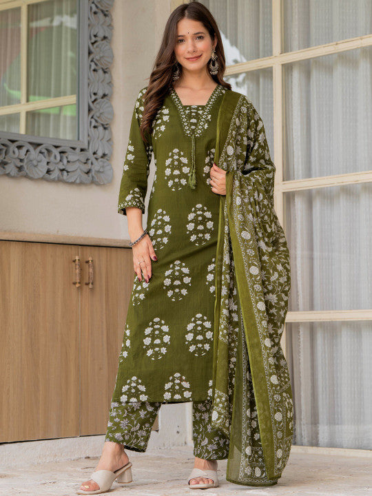 Women Floral Printed Regular Thread Work Pure Cotton Kurta with Palazzos & With Dupatta